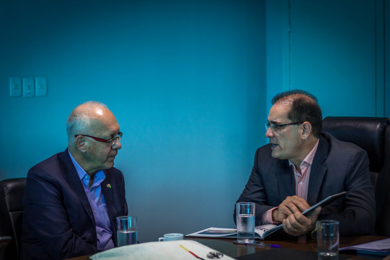 GOVERNADOR FALA SOBRE AS POTENCIALIDADES DE RONDÔNIA AO RECEPCIONAR EMBAIXADOR ALEMÃO CONVIDADO PARA A RONDÔNIA RURAL - News Rondônia