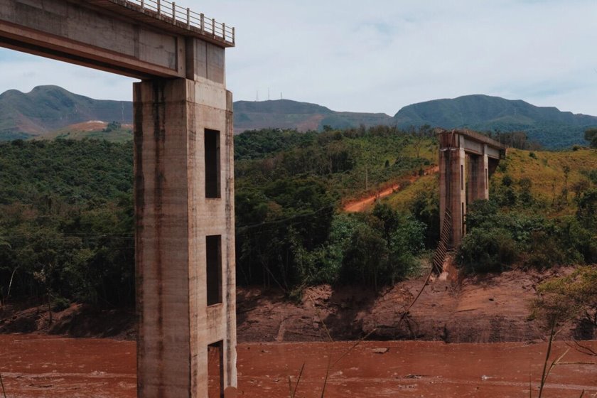 DEPOIS DE VENCER AVALANCHE DE LAMA, SOBREVIVENTES ESPERAM POR AUXÍLIO - News Rondônia