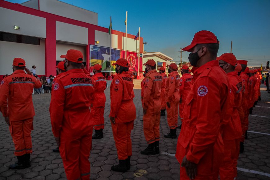 HOMENAGENS - No Dia Nacional dos Bombeiros, Rondônia comemora 23 anos de criação da Corporação e forma novos oficiais - News Rondônia
