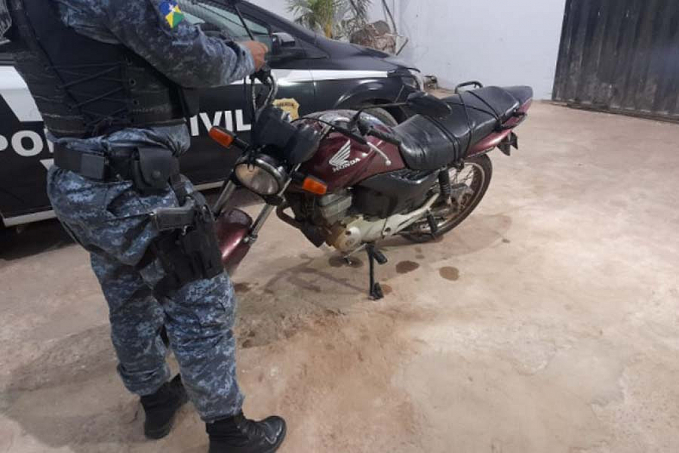 PERSEGUIÇÃO: Dupla em moto roubada é detida após queda na zona sul - News Rondônia