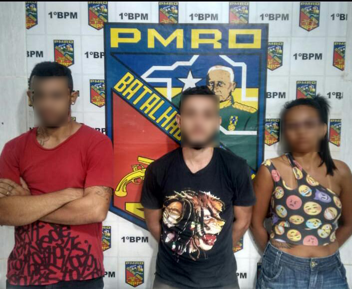 TRÁFICO: POPULAÇÃO DENUNCIA E POLÍCIA PRENDE TRIO NA ZONA SUL - News Rondônia