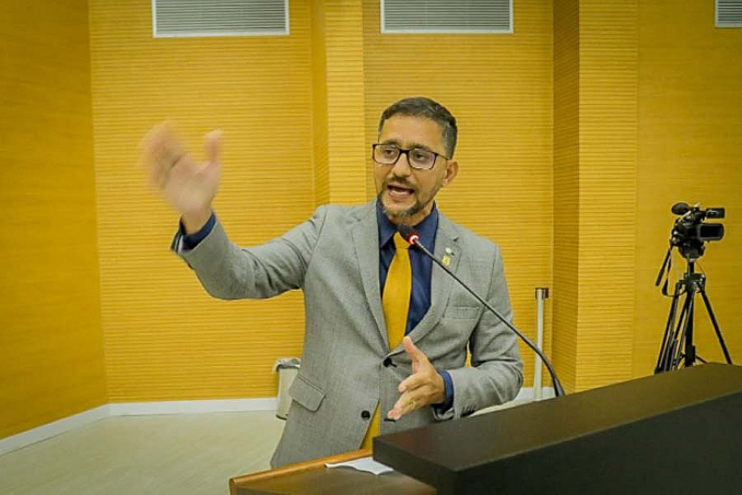 Projeto do deputado Anderson que proíbe a cobrança de taxas nas matrículas e mensalidades a estudantes com necessidades especiais é aprovado - News Rondônia