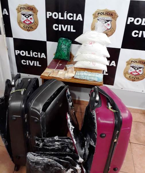POLÍCIA CIVIL PRENDE CASAL DE BOLIVIANOS COM 12 KG DE COCAÍNA - News Rondônia