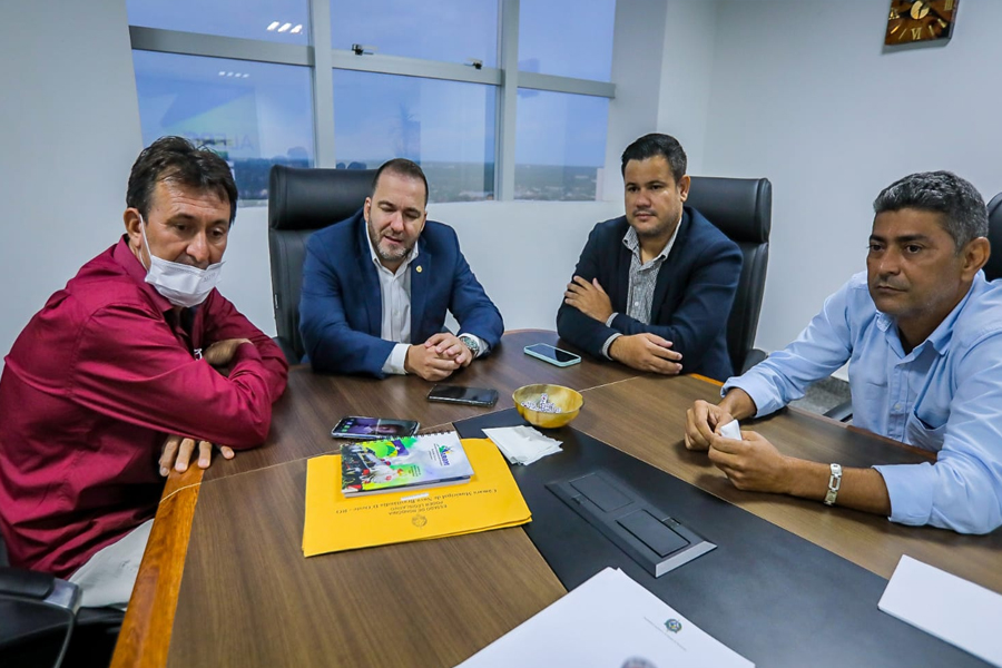 Presidente Alex Redano se reúne com lideranças de Nova Brasilândia do Oeste e discute investimentos no município - News Rondônia