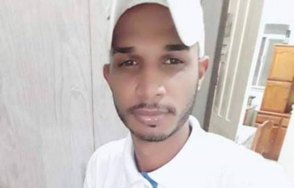 RAPAZ DE 25 ANOS É EXECUTADO COM TIROS NA CABEÇA; NAMORADA DE 14 É BALEADA, MAS SOBREVIVE - News Rondônia