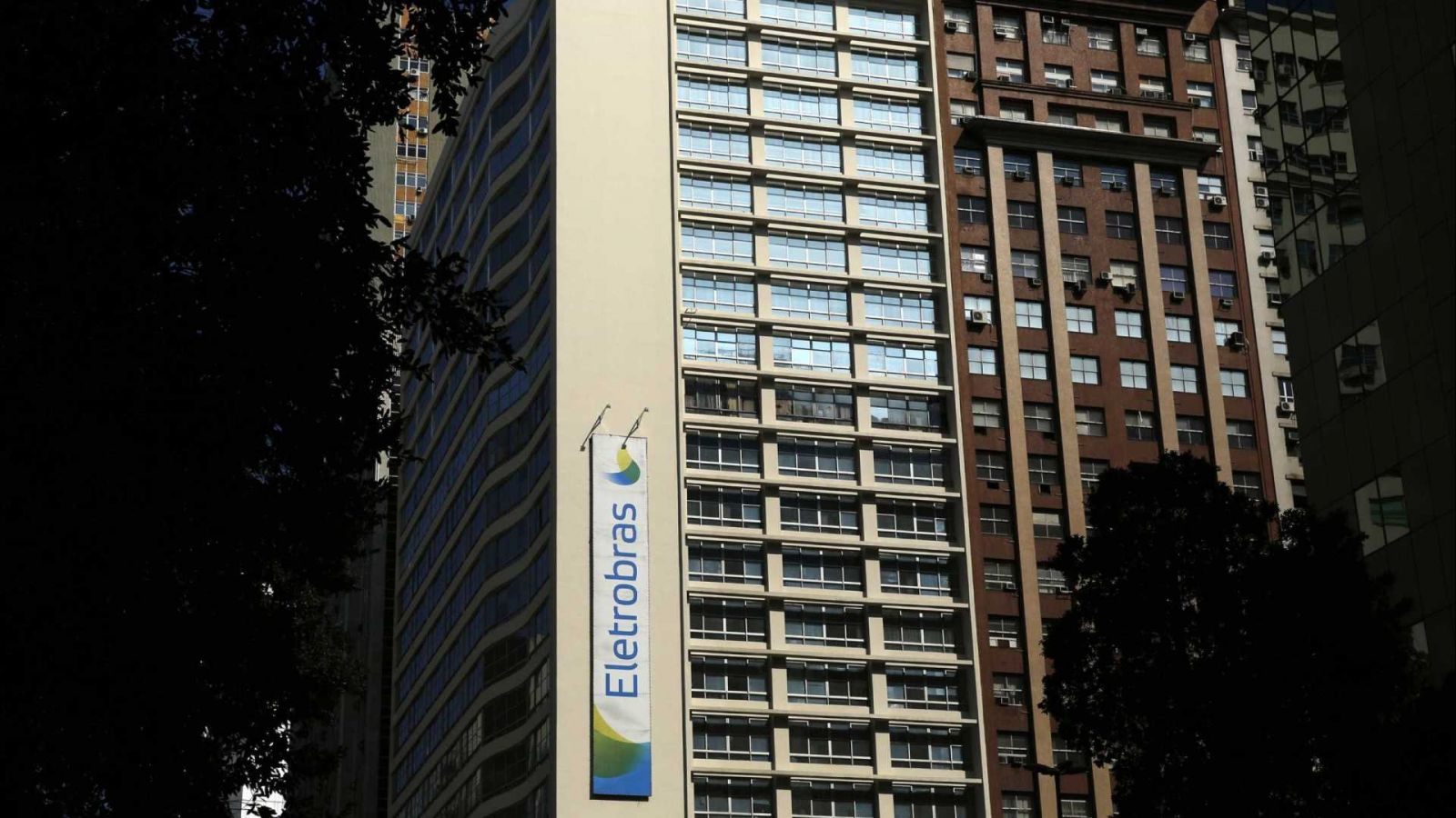 JUSTIÇA SUSPENDE PRIVATIZAÇÃO DA ELETROBRAS - News Rondônia