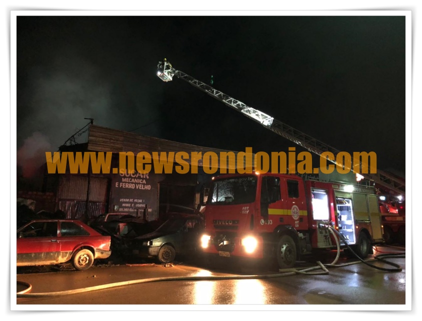 Incêndio destrói galpão de ferro Velho na zona leste de Porto Velho - News Rondônia