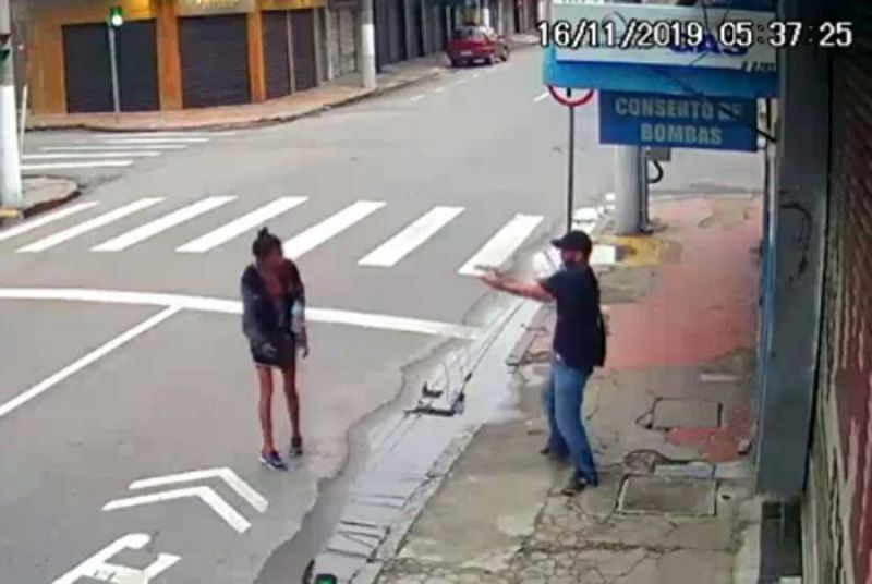 HOMEM MATA MORADORA DE RUA APÓS ELA PEDIR ESMOLA (VÍDEO) - News Rondônia