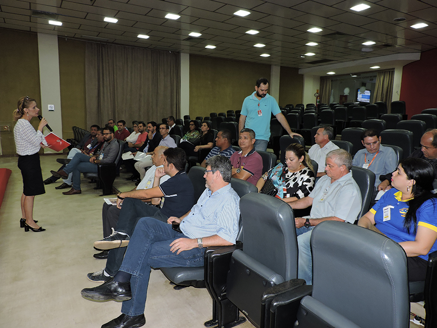 MP SE REÚNE COM REPRESENTANTES DE SUPERMERCADOS E POSTOS DE COMBUSTÍVEIS PARA ASSEGURAR DIREITOS DO CONSUMIDOR, DURANTE GREVE DOS CAMINHONEIROS - News Rondônia