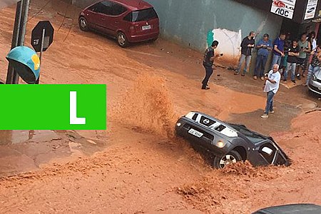 VÍDEOS: CRATERA ENGOLE CAMINHONETE APÓS TEMPORAL EM VICENTE PIRES - News Rondônia