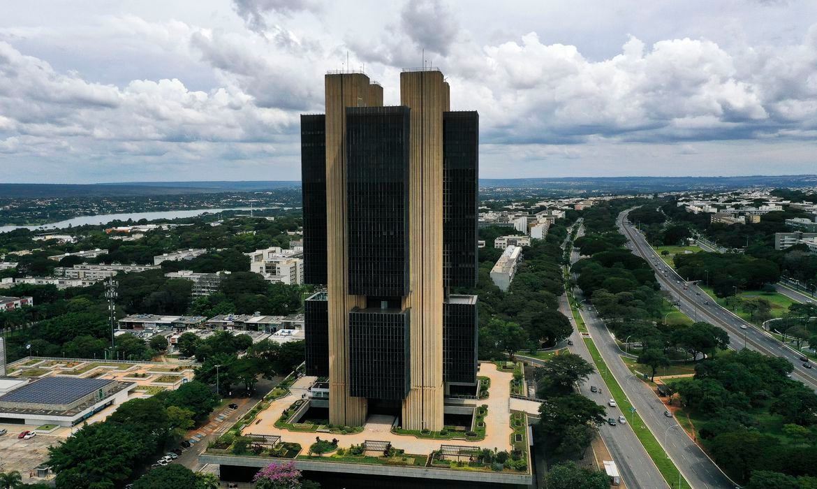 Projeção do mercado financeiro para alta do PIB sobe para 3,52% - News Rondônia
