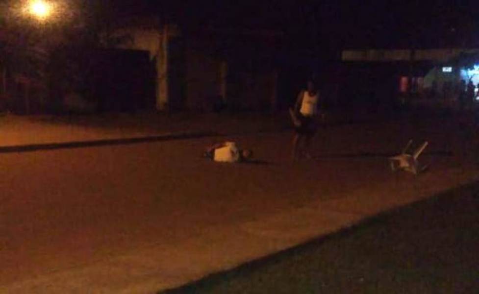 VILHENA: HOMEM BÊBADO E ENFURECIDO TENTA AGREDIR A PRÓPRIA MÃE, QUE REAGE E O ATINGE COM UMA PAULADA NA CABEÇA - News Rondônia