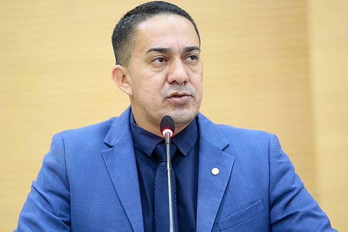 Eyder Brasil indica a vacinação dos profissionais da educação e o retorno das aulas presenciais em Rondônia - News Rondônia