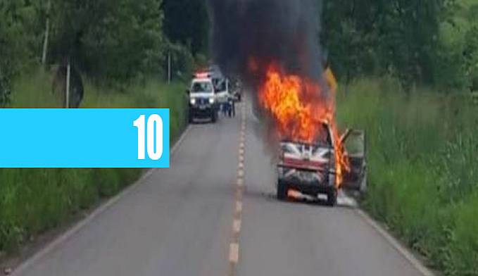 CARRO COM DOIS OCUPANTES FICA TOTALMENTE DESTRUÍDO POR FOGO EM RODOVIA QUE LIGA VILHENA A COLORADO DO OESTE - News Rondônia
