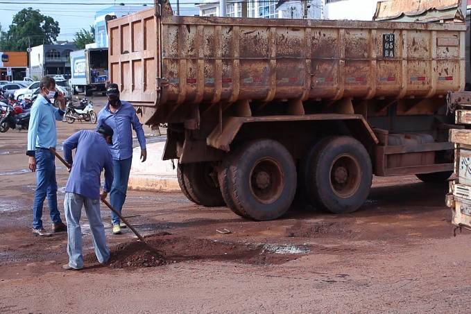 Prefeitura dá início a 'Operação Tapa Buracos' em Rolim de Moura - News Rondônia