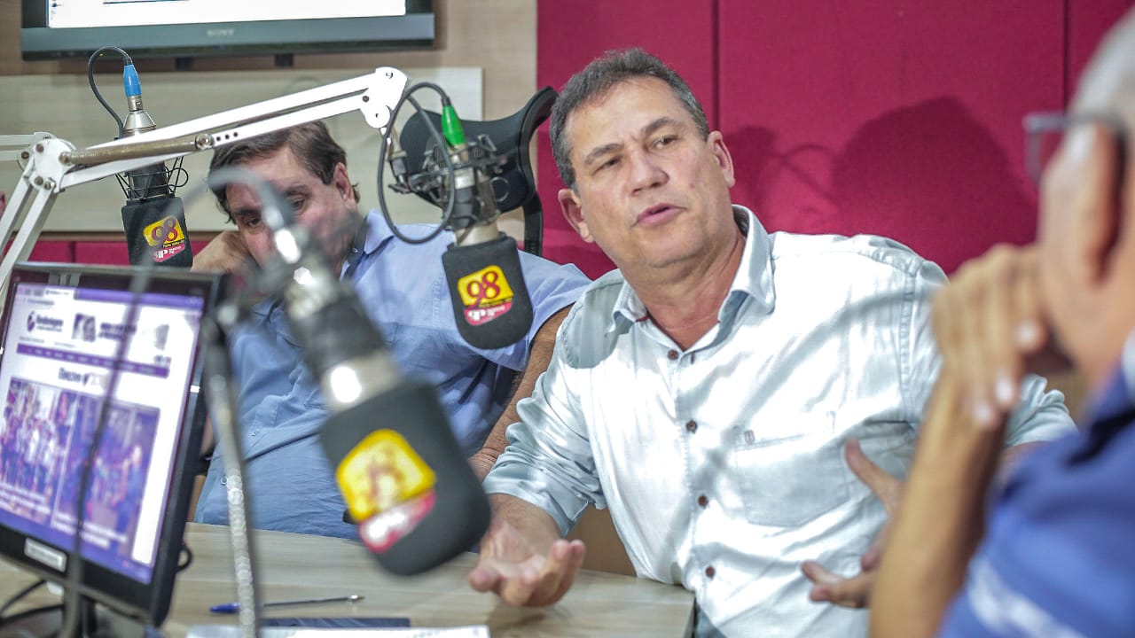 NO RÁDIO, MAURÃO DE CARVALHO DEFENDE INDUSTRIALIZAÇÃO E BENEFICIAMENTO DA MATÉRIA-PRIMA - News Rondônia