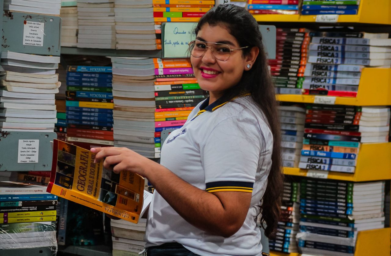 ESSENCIAIS PARA A FORMAÇÃO EDUCACIONAL, LIVROS DIDÁTICOS CHEGAM ÀS ESCOLAS ESTADUAIS - News Rondônia