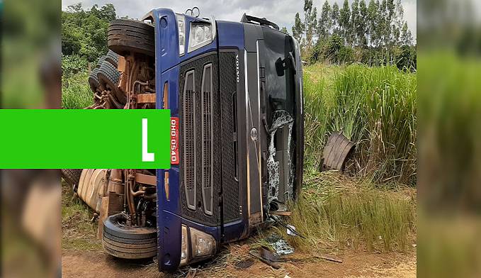 CARRETA CARREGADA DE SOJA TOMBA NA BR-364 EM VILHENA - News Rondônia