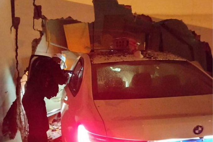 VÍDEO: motorista com sinais de embriaguez perde controle de direção e derruba parede de posto de combustível em Vilhena - News Rondônia