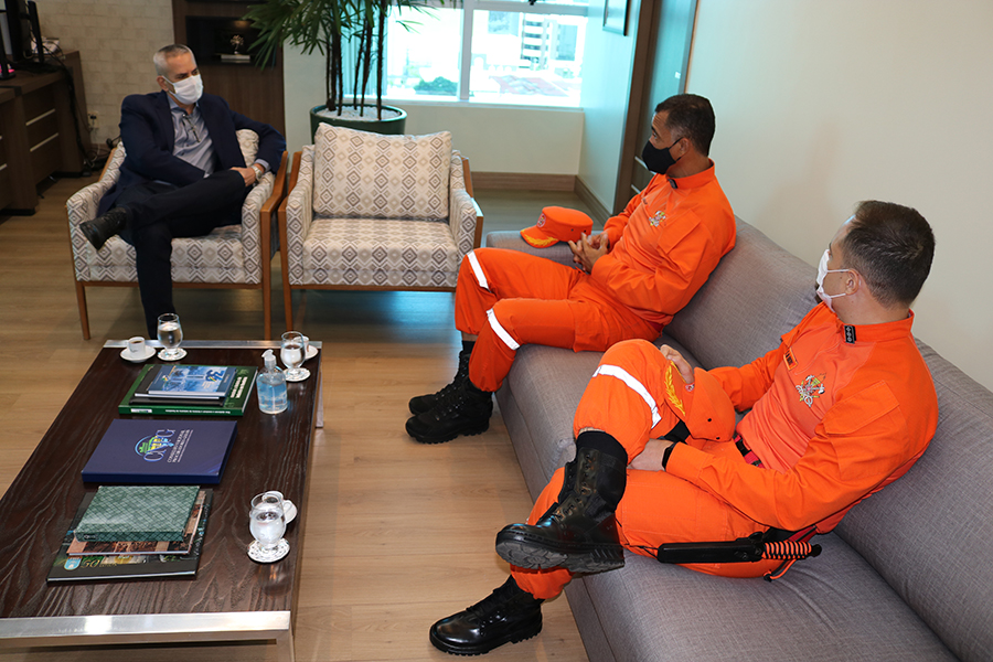 Ministério Público recebe Comandante do Corpo de Bombeiros - News Rondônia
