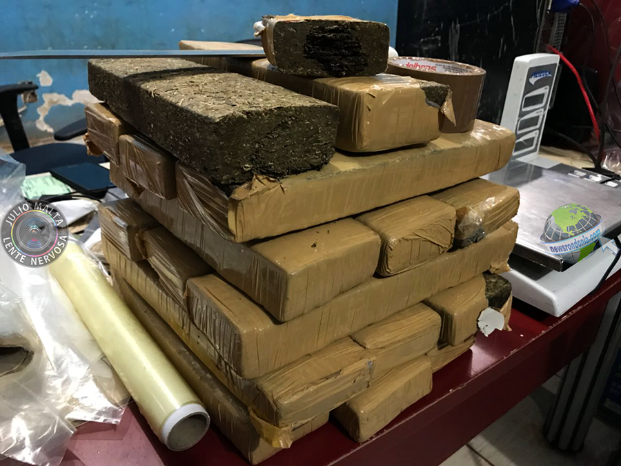 PATAMO APREENDE 20 QUILOS DE MACONHA, RECUPERA MOTO ROUBADA E LEVA OITO PESSOAS PARA A DELEGACIA - FOTOS E VÍDEO - News Rondônia