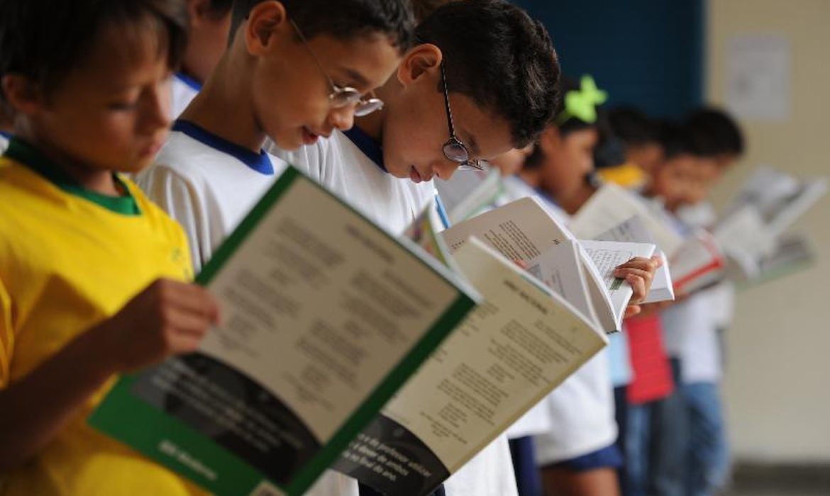 Termina prazo de escolha de livros didáticos para 2022 - News Rondônia