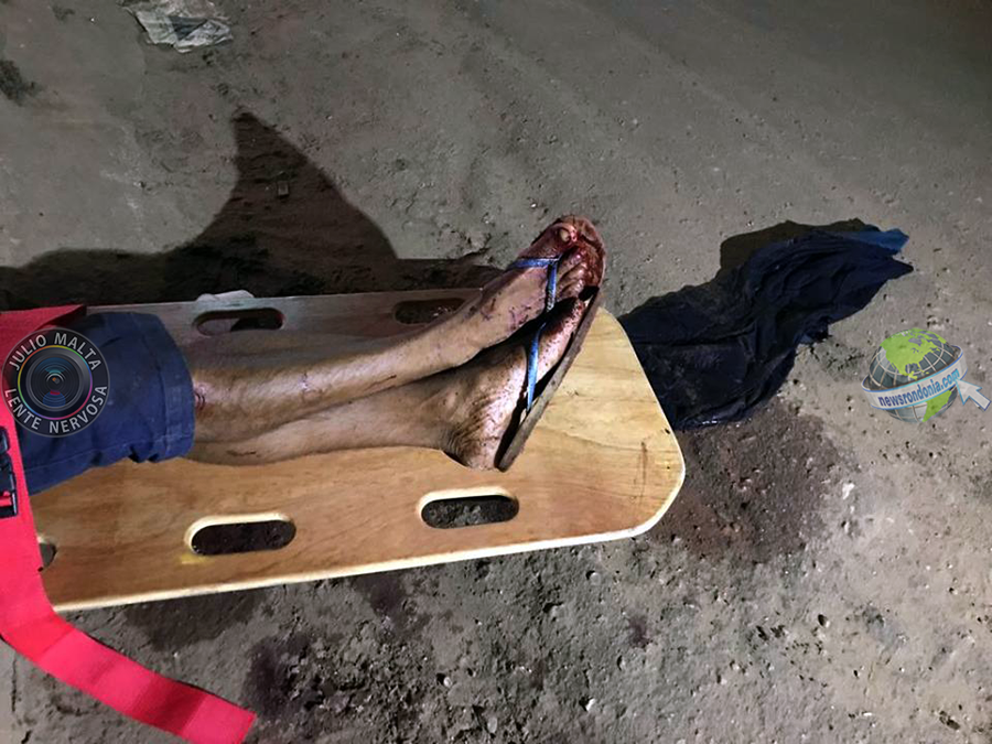 CAPITAL  HOMEM É ESFAQUEADO E PEDE AJUDA EM FRENTE A IGREJA (VÍDEO) - News Rondônia