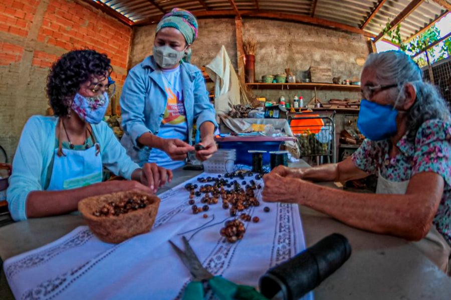 Talento de mulheres que superaram a hanseníase é revelado pelo projeto Arts BioHans; parceria entre Agevisa e ONG - News Rondônia
