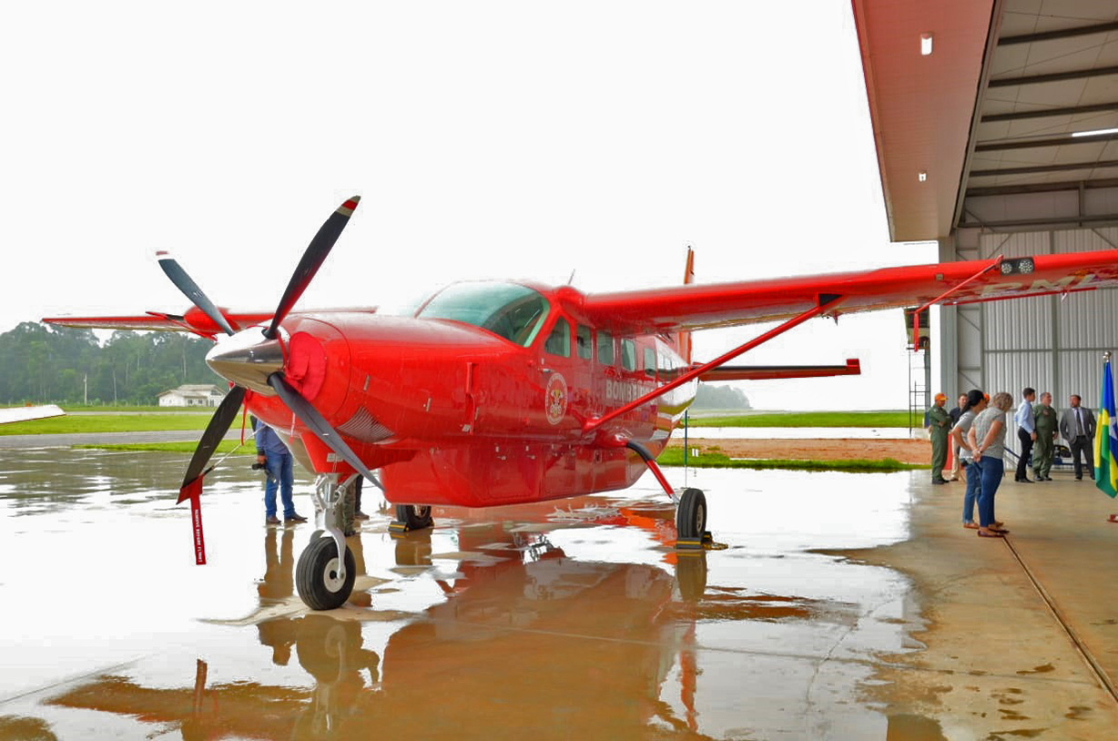 DR. NEIDSON PRESTIGIA SOLENIDADE QUE MARCOU ENTREGA DE AERONAVE AO CORPO DE BOMBEIROS - News Rondônia