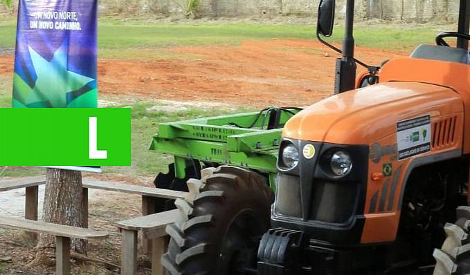 INCENTIVO - Governo realiza entrega de trator agrícola e carreta de pneus com grade aradora para universidade de Rolim de Moura - News Rondônia
