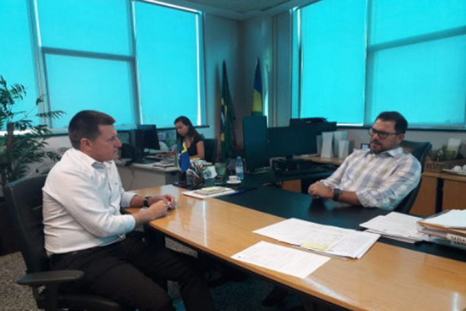Atendendo pedido de prefeitos, presidente da AROM se reúne com diretor do DER - News Rondônia