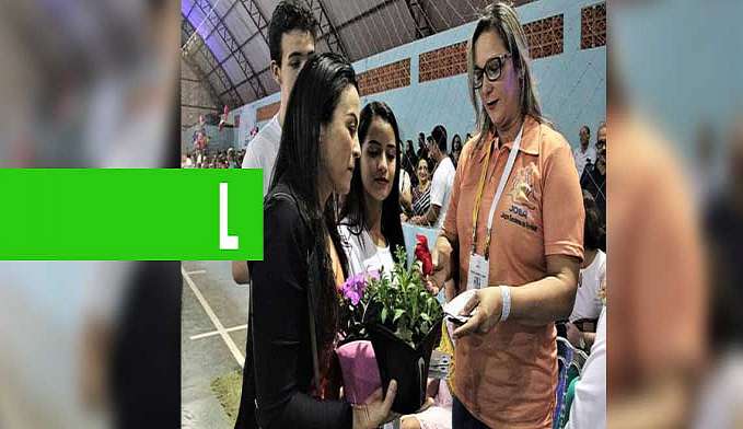 PROFESSORA DE VILHENA REPRESENTARÁ RONDÔNIA NO PROGRAMA ESTÁGIO PARTICIPAÇÃO EM BRASÍLIA - News Rondônia