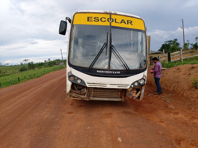 EMPRESA DE TRANSPORTE ESCOLAR RECOLHE TODOS OS ÔNIBUS E DEIXA ÁREA RURAL TOTALMENTE SEM AULA - News Rondônia