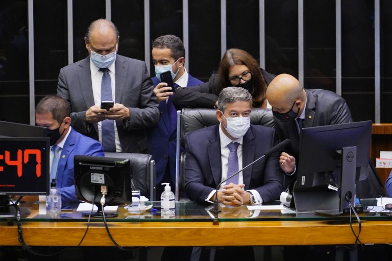Câmara mantém limite de R$ 44 bi para o auxílio emergencial fora do teto de gastos - News Rondônia