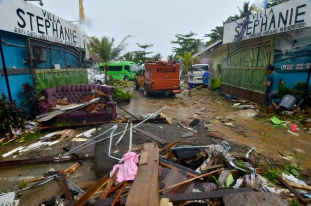 VÍDEO IMPACTANTE MOSTRA O MOMENTO EM QUE TSUNAMI ATINGE SHOW AO AR LIVRE - News Rondônia