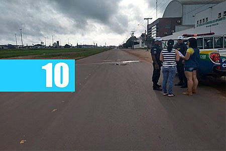 CONDUTORA CHOCA CARRO DE PASSEIO CONTRA CARRETA NO 5° BEC - News Rondônia