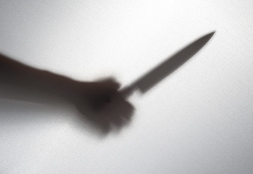 ZONA LESTE: PAI TENTA DESFERIR FACADAS NO PRÓPRIO FILHO - News Rondônia