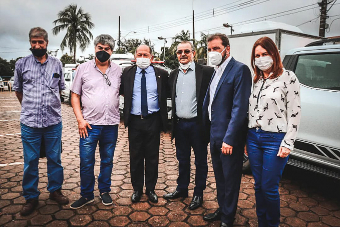 Coronel Chrisóstomo entrega três veículos de transporte de material biológico para capital de Rondônia - News Rondônia