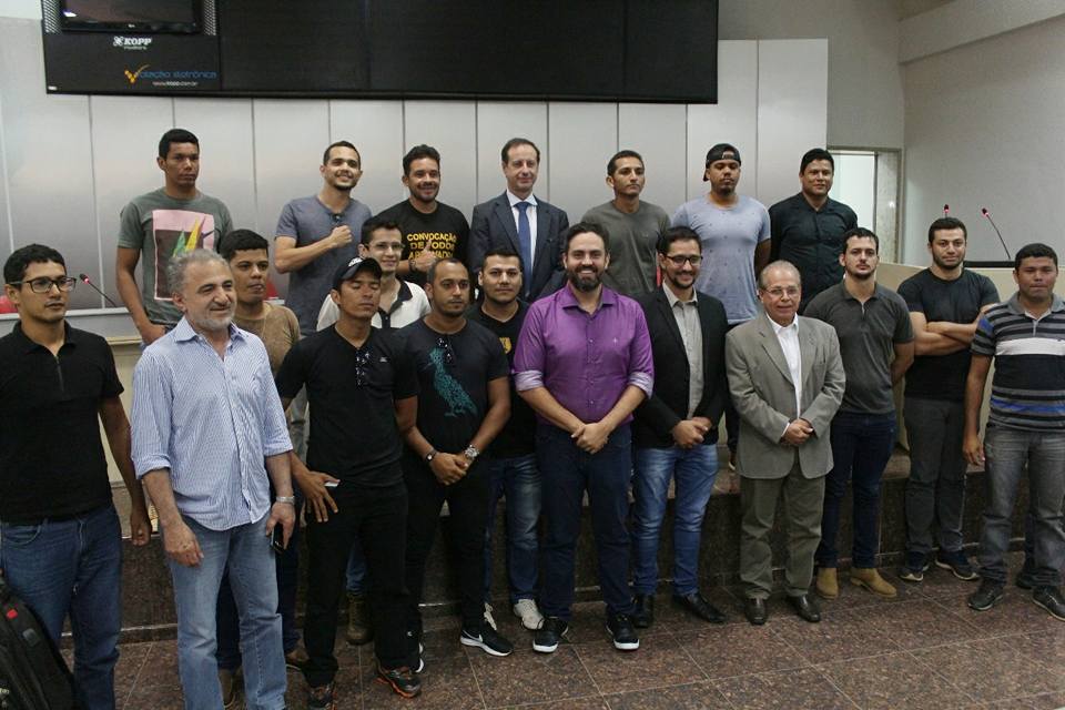 LÉO MORAES PARTICIPA DE REUNIÃO QUE PRORROGA CONCURSO DA POLÍCIA MILITAR DE RONDÔNIA - News Rondônia