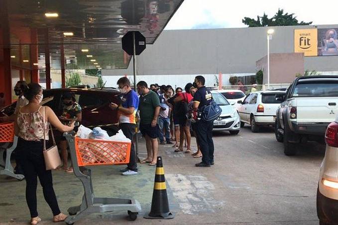 No Acre decreto restritivo que começa a 00h de sábado provoca corre-corre em supermercados e postos de combustíveis - News Rondônia