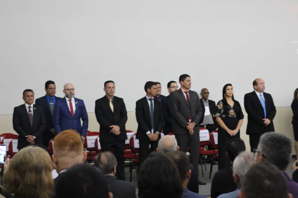 PREFEITO NÃO COMPARECE NA POSSE DA NOVA MESA DIRETORA DA CÂMARA E MANDA ASSESSOR EM SEU LUGAR - News Rondônia