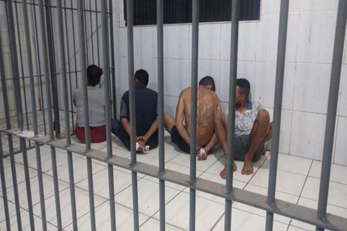 Adolescente e comparsas são detidos com drogas e moto roubada após vários assaltos na leste - News Rondônia