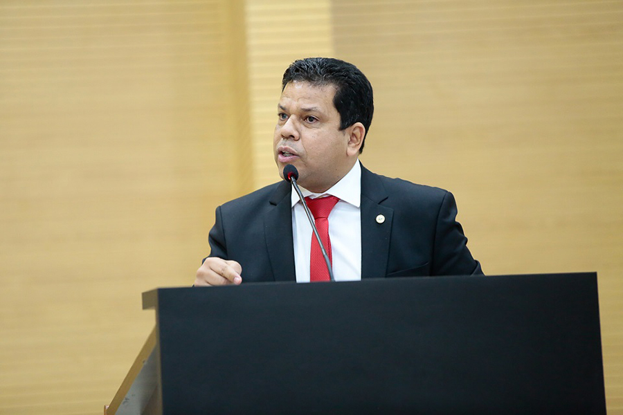 A pedido de Jair Montes 18 Municípios serão atendidos com 238 vigilantes, Seduc irá fazer pregão eletrônico - News Rondônia