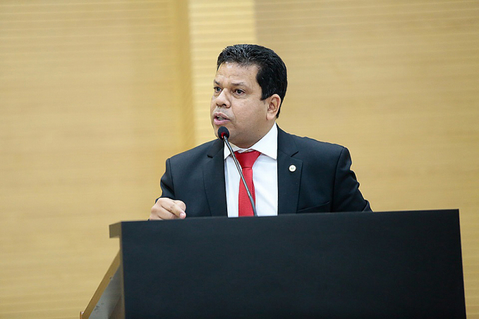 A pedido de Jair Montes 18 Municípios serão atendidos com 238 vigilantes, Seduc irá fazer pregão eletrônico - News Rondônia