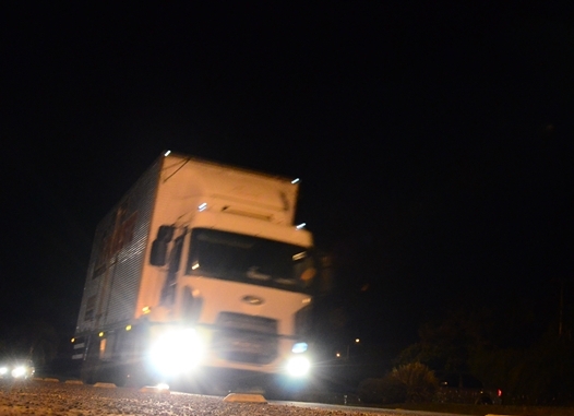 PROTESTO ANUNCIADO NO ABUNÃ FORÇA CAMINHONEIROS SE ARRISCAREM PELA NOITE PARA EVITAR BLOQUEIO - News Rondônia