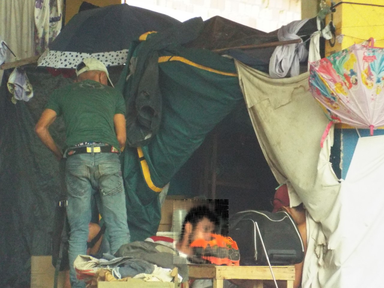COMERCIANTES EXIGEM INTERVENÇÃO DA PREFEITURA PARA ACABAR COM CRACOLÂNDIA NO TERMINAL DE INTEGRAÇÃO DE ÔNIBUS - News Rondônia