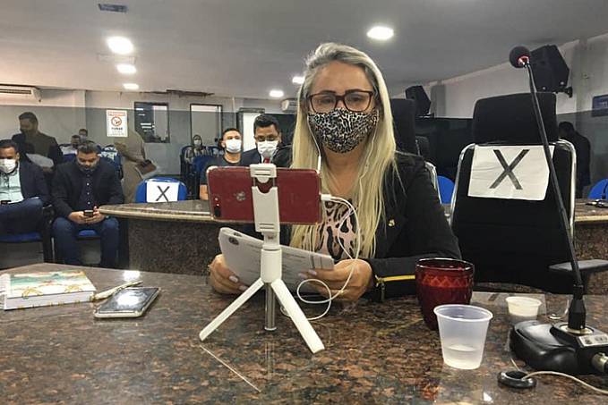 Márcia Socorristas Animais vota a favor de PL que consentirá a compra de vacinas contra a Covid-19 - News Rondônia