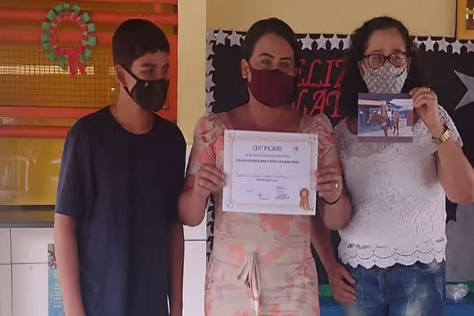 Aluno sem wi-fi que ia à escola a cavalo ganha prêmio de melhor aluno - News Rondônia