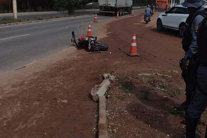 ACIDENTE - Mulher bate moto contra caminhão e morre; irmã gêmea fica ferida - News Rondônia