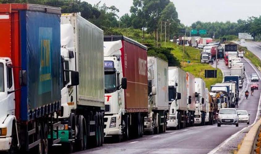 CDL, ACIJIP E SINJILOJAS DE JI-PARANÁ ADEREM A GREVE DOS CAMINHONEIROS - News Rondônia